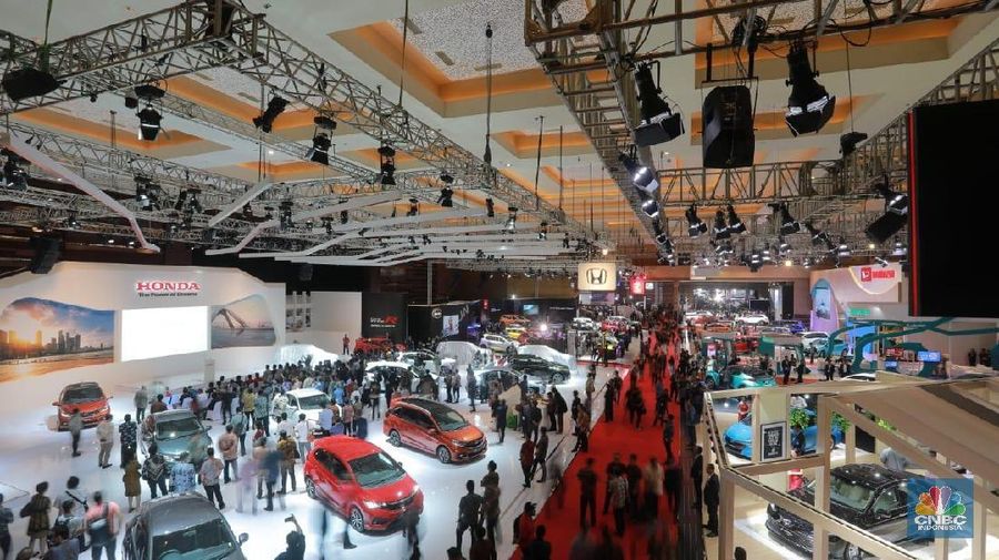 Deretan Mobil mewah dan termahal mejeng di Indonesia Internasional Motor Show. (վ indonesia/Muhammad Sabki)