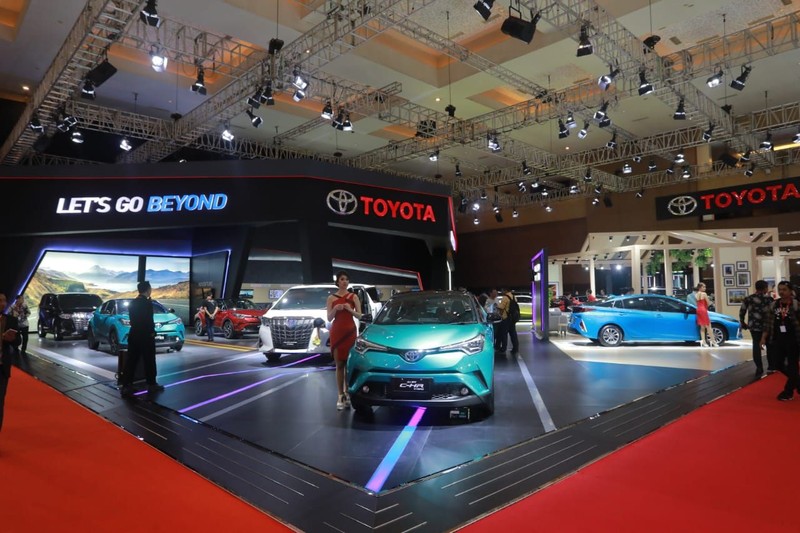 Deretan Mobil mewah dan termahal mejeng di Indonesia Internasional Motor Show. (CNBC indonesia/Muhammad Sabki)