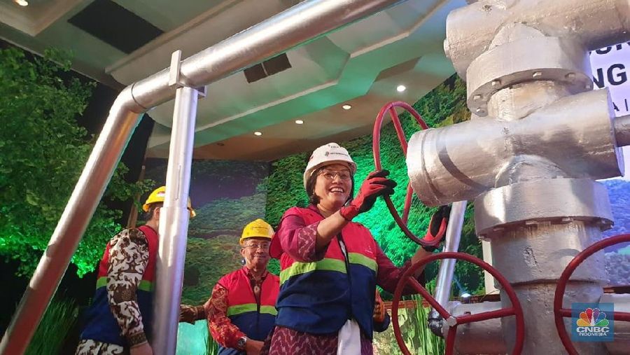 Dua proyek pembangkit panas bumi dalam negeri dengan kapasitas raksasa Indonesia telah diresmikan oleh Menteri Keuangan Sri Mulyani Indrawati.