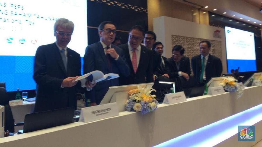 PT Asta mengatakan Patner mereka Toyota akan meluncurkan mobil listrik di China tahun depan.