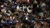 Seperti di Indonesia, bioskop di Bolivia juga mendadak penuh dengan para penonton 'Avengers: Endgame'. (REUTERS/David Mercado)
