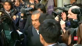VIDEO: Mantan Bos Nissan Kembali Bebas dengan Jaminan
