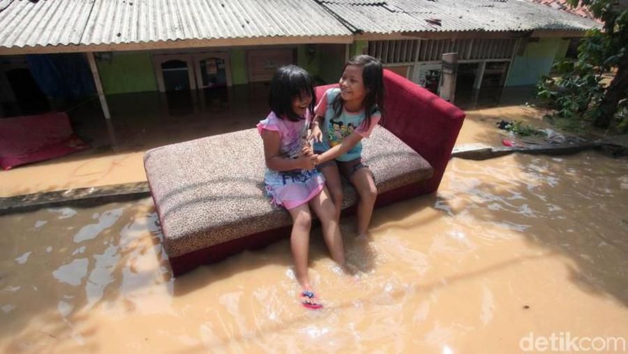 Banjir kembali melanda ibu kota Jakarta, Jumat (26/4/2019).