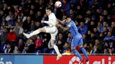 Penyerang Real Madrid Gareth Bale diturunkan sebagai starter bersama Karim Benzema. (REUTERS/Sergio Perez)