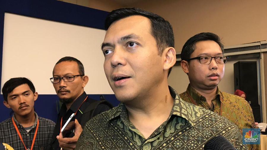 Silmy mengungkapkan, ada dua faktor yang mempengaruhi Krakatau Steel yang membuat kinerja perusahaan masih belum pulih.