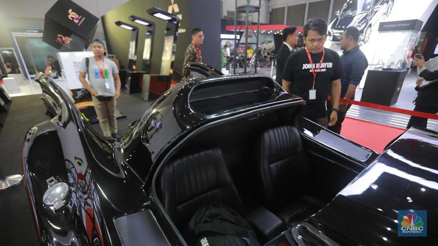 IIMS 2019 yang digelar pada 25 April - 5 Mei 2019 ini menampilkan replika milik Batman yaitu Batmobile.