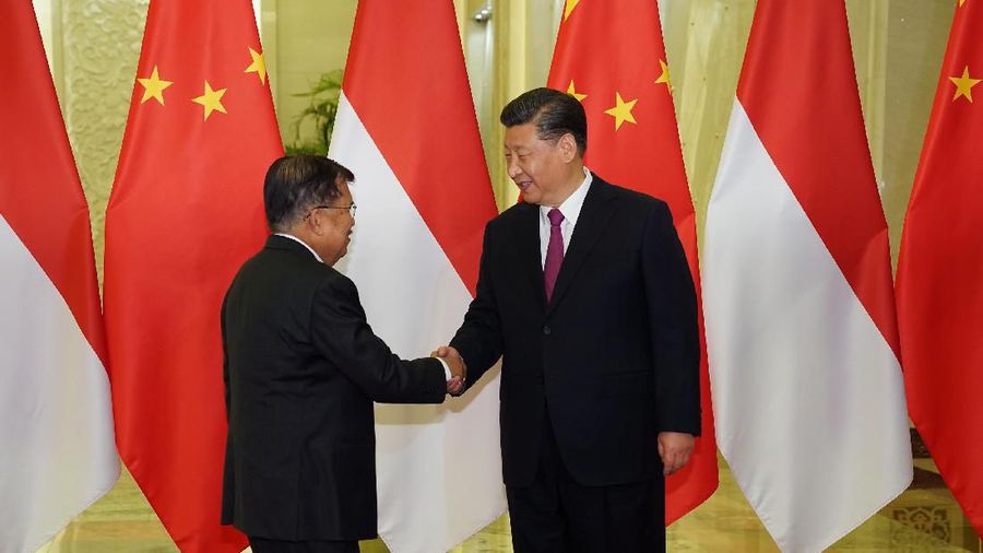 Menteri Koordinator Bidang Kemaritiman Luhut Binsar Pandjaitan angkat bicara perihal peringatan KPK agar BUMN mewaspadai investasi dari China.