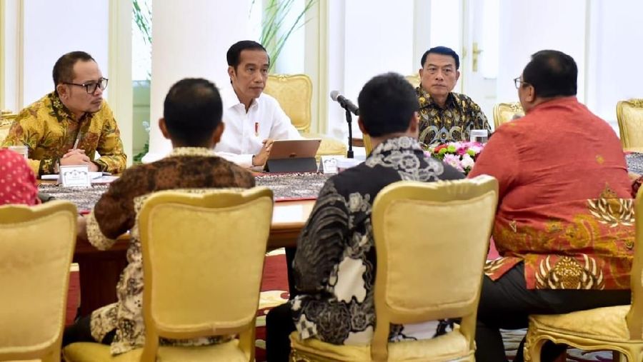 Wakil Ketua Umum Partai Gerindra Arif Poyuono seakan tak ada habisnya membuat sensasi.