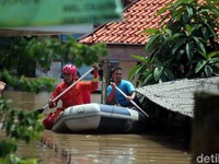 Komentari Banjir Jakarta, Ahok Ajak Bantu Para Korban