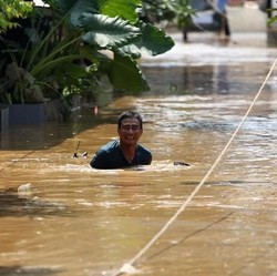 Solusi Tuntaskan Banjir Jakarta a La Anies: Buat Waduk!