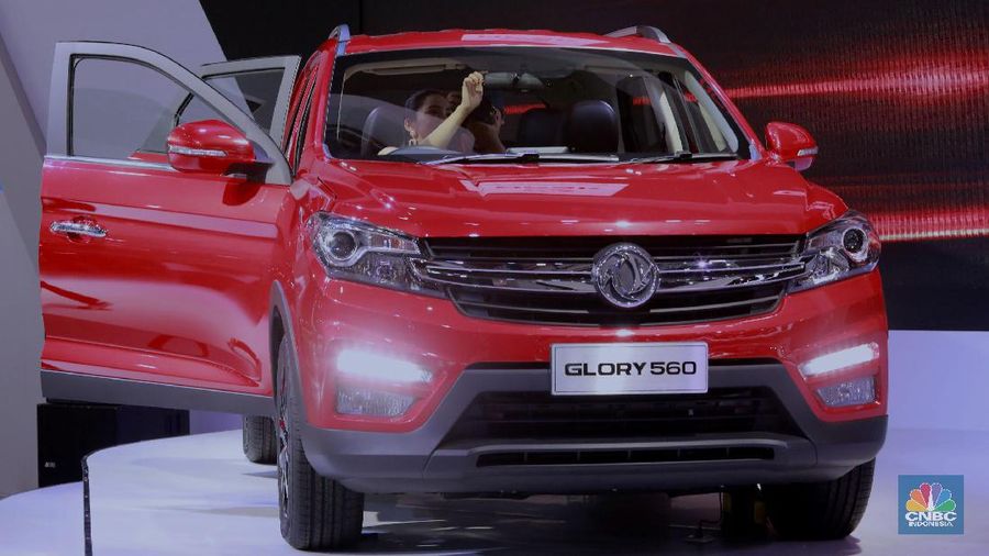 Mobil Cina Wuling dan DFSK yang Meluncur di IIMS 2019. (CNBC Indonesia/Muhammad Sabki)