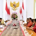 Bertemu Buruh di Istana Bogor, Jokowi Janjikan Revisi Upah