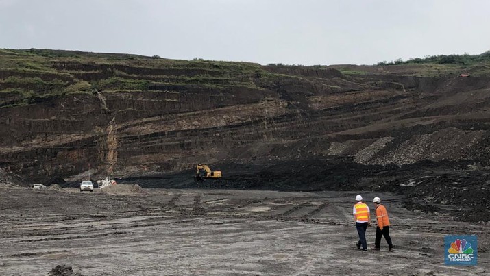 Berlokasi di Sangatta, Kabupaten Kutai Timur, Kalimantan Timur, tambang batu bara bernama Kaltim Prima Coal (KPC) membentang seluas 84.938 hektar.