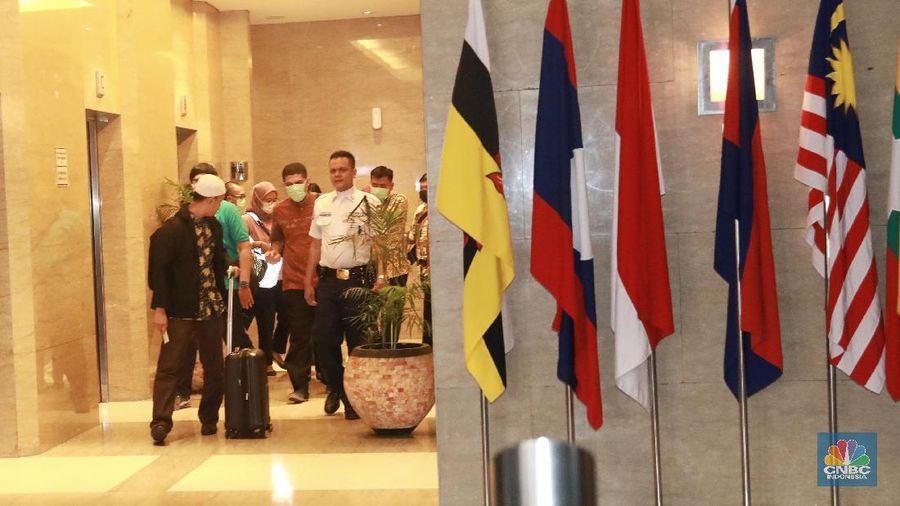 Penggeledahan tersebut diketahui berkaitan dengan kasus suap yang menjerat anggota Dewan Perwakilan Rakyat (DPR), Bowo Sidik Pangarso.