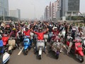 'Sunmori' Naik Vespa, Anies Sambangi Komunitas Motor