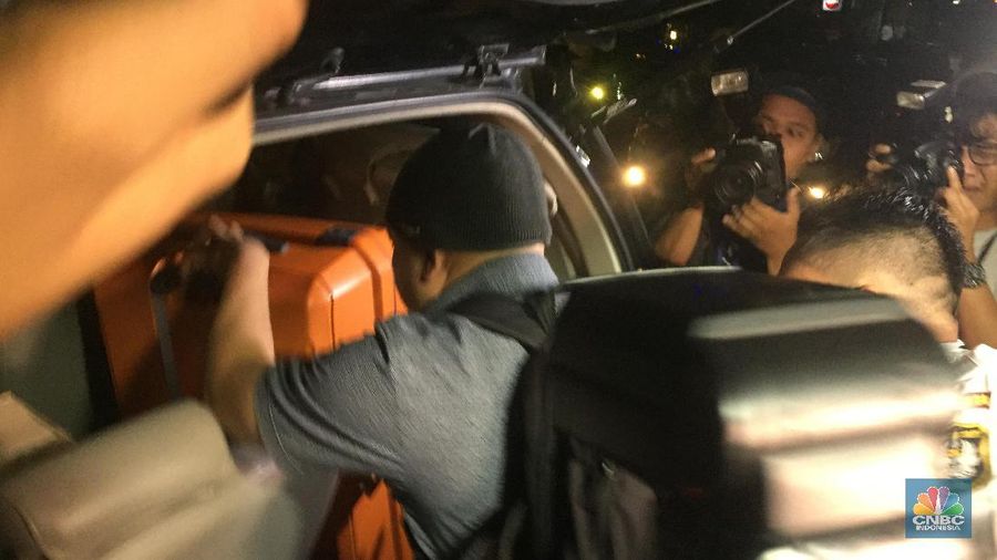 Penggeledahan tersebut diketahui berkaitan dengan kasus suap yang menjerat anggota Dewan Perwakilan Rakyat (DPR), Bowo Sidik Pangarso.