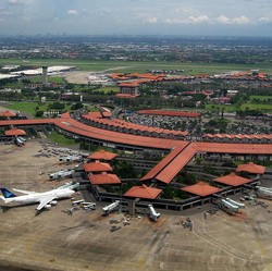 InJourney Airports Pangkas 50% Tarif Jasa Penumpang & Parkir Pesawat