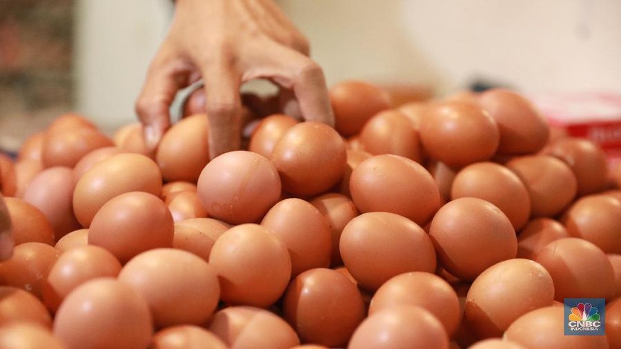 Harga telur ayam ras segar di pasar tradisional terus mengalami peningkatan sejak awal bulan April hingga saat ini.
