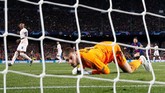 Pertandingan melawan Barcelona di Stadion Camp Nou menjadi awal penampilan buruk David de Gea dalam empat laga terakhir. (REUTERS/Sergio Perez)