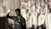 Thibaut Courtois kembali dipercaya untuk turun bermain oleh Zinedine Zidane pada laga lawan Rayo Vallecano. (Benjamin CREMEL / AFP)