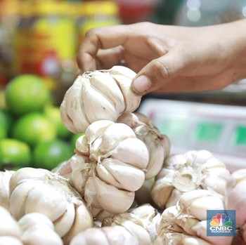 Jelang Bulan Ramadan, Harga Bawang Putih hingga Telur Naik