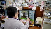 Dia mulai mengikuti keluarga kerajaan sejak Masako Owada bertunangan dengan Putra Mahkota Naruhito. Tapi saat itu dia tak bisa mendapat foto yang bagus. REUTERS/Issei Kato