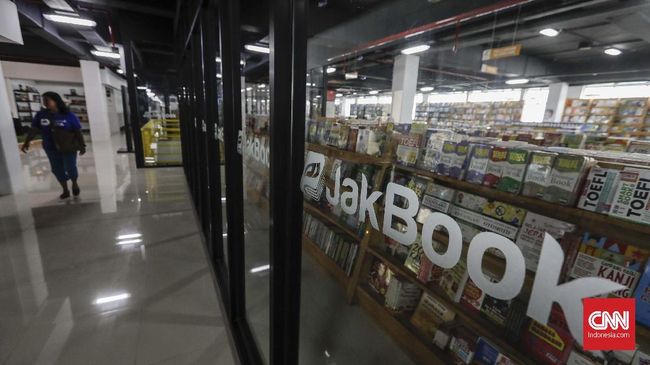 Ada 'Surga Buku' di Antara Toko Pompa dan Kabel Pasar Kenari