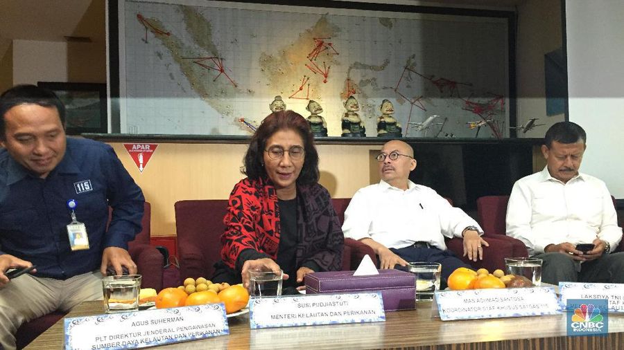 Menteri Susi minta kejaksaan agung dan MA agar memusnahkan kapal asing, bukan dilelang.