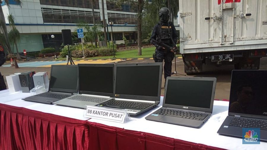 Dell, HP, Microsoft, dan Intel menyatakan keberatan jika laptop dan tablet dimasukkan dalam daftar barang yang dikena tarif bea masuk tambahan.