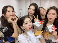 Tajir Sejak Lahir, 6 Bintang K-Pop Makan Pake Sendok Emas
