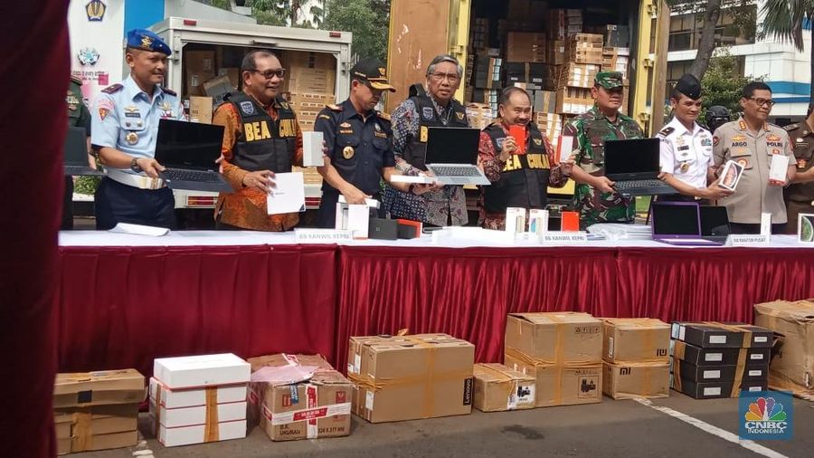 Pemerintah tahun ini menetapkan target penerimaan negara dari sektor perpajakan sebesar Rp 1.786,38 triliun.