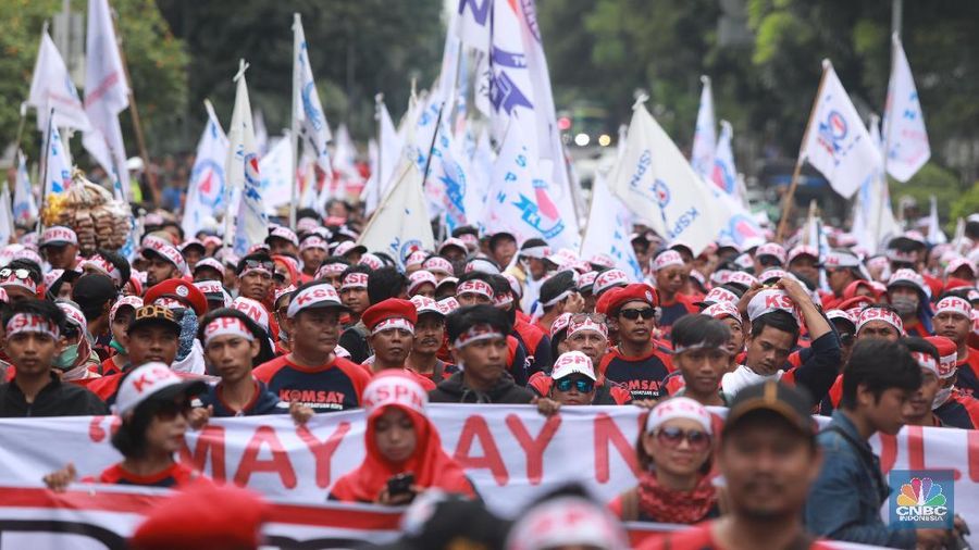 Kemenaker menegaskan pencairan THR untuk pekerja/buruh perusahaan swasta harus dieksekusi maksimal sepekan sebelum Hari Raya Idul Fitri.