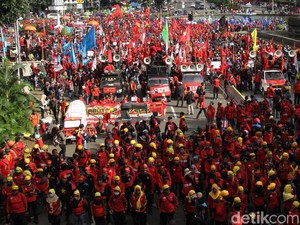 Polisi Rekayasa Lalin Situasional Antisipasi Demo Massa di Patung Kuda