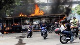 Menteri Luar Negeri Venezuela Jorge Arreaza menuding pasukan oposisi ini bergerak di bawah arahan Amerika Serikat (REUTERS/Carlos Eduardo Ramirez)