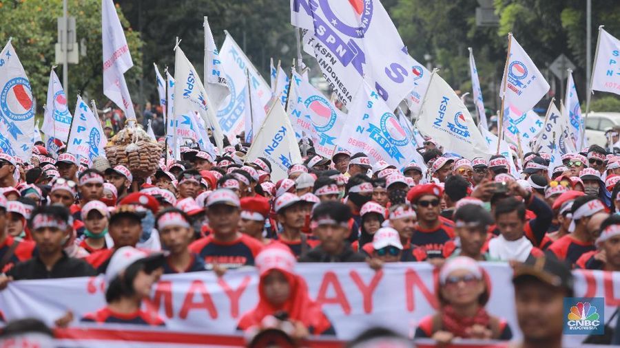 Benarkah Demo Buruh Bikin Pasar Saham Babak Belur?