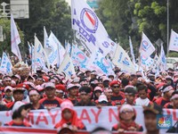 Benarkah Demo Buruh Bikin Pasar Saham Babak Belur?