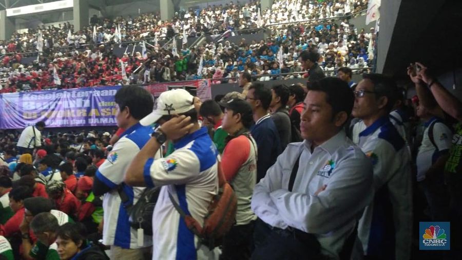 Di tengah rendahnya produktivitas buruh Indonesia, sistem pengupahan menjadi salah satu pekerjaan rumah (PR) terbesar di Indonesia
