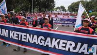 May Day! Ribuan Buruh Seruduk Istana Negara