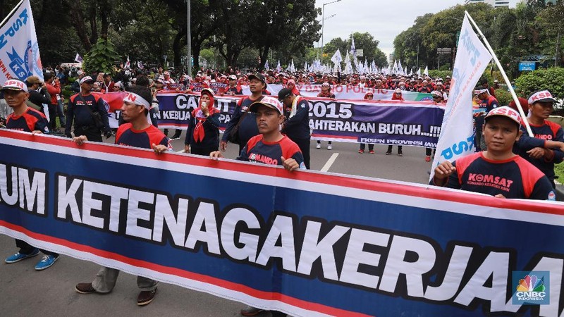 Sejumlah tuntuntan yang disuarakan para buruh ini seperti menolak upah murah dan cabut PP 78/2015