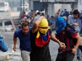 Kepala Tertembak, Demonstran Perempuan di Venezuela Tewas