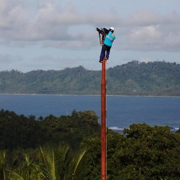 Dekat Dengan Maut, Yakin Direksi Mau Potong Gaji Petugas PLN?
