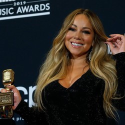 Mariah Carey Mau Patenkan 'Queen of Christmas', Tapi Ditolak!