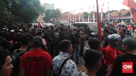Polisi Pulangkan Dua Mahasiswa Surabaya Peserta Aksi May Day