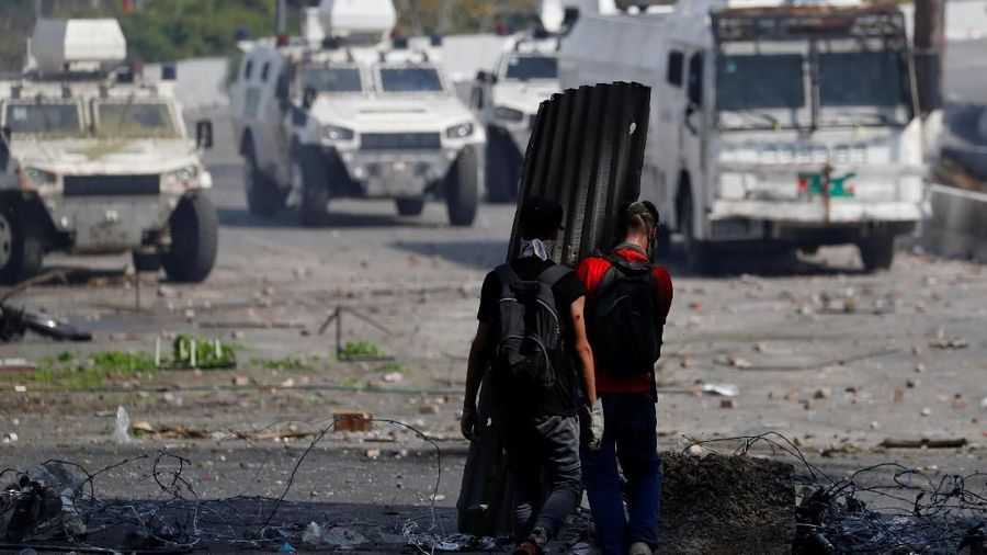 Pemimpin oposisi Venezuela Juan Guaido mengambil langkah turun ke jalan untuk merebut kekuasaan di Venezuela.