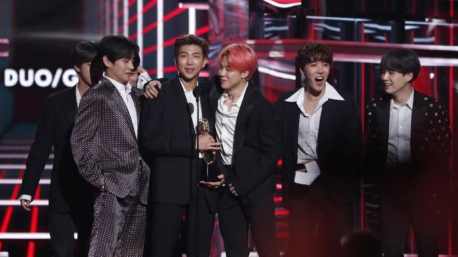 Grup idol Korea, BTS telah meraih beberapa kesuksesan dari mulai Billboard hingga menjadi boyband Kpop terkaya di dunia!