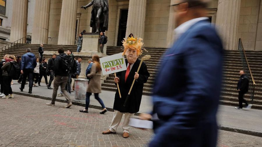 Bursa AS dibuka variatif setelah investor mencerna komentar Gubernur bank sentral AS terkait arah kebijakan moneternya.