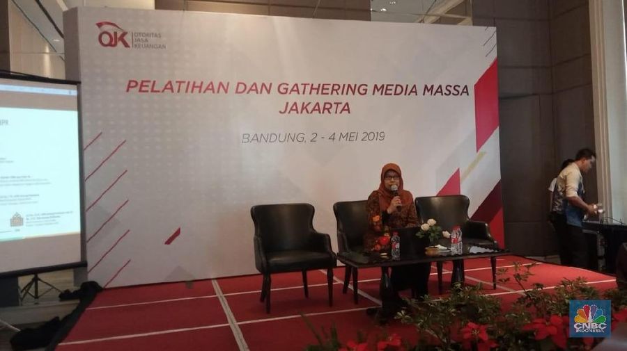 Direktur Penelitian dan Pengaturan BPR OJK Ayahandayani mengatakan banyak LJK yang juga 'mencaplok' pasar penyaluran kredit ke segmen UMKM.