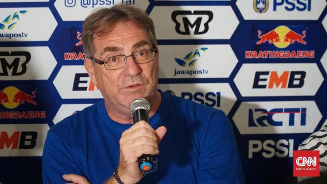Pelatih Persib Minta Ketua PSSI Baru Berantas Mafia Bola