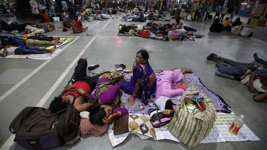 Negara di India telah mengevakuasi lebih dari satu juta orang kelompok keluarga yang paling rentan tinggal di sepanjang pantai dataran rendah