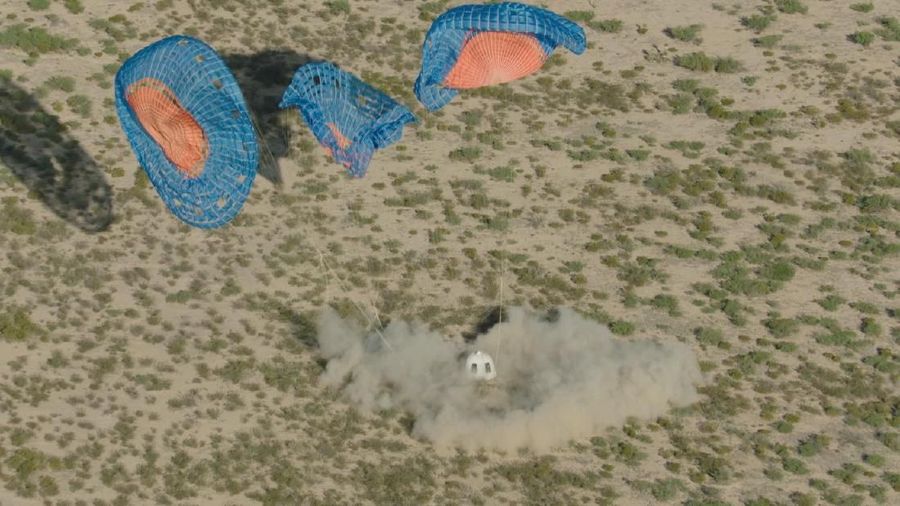 Roket Blue Origin New Shepard lepas landas dari launchpad selama penerbangan uji ke-11 ke ruang angkasa